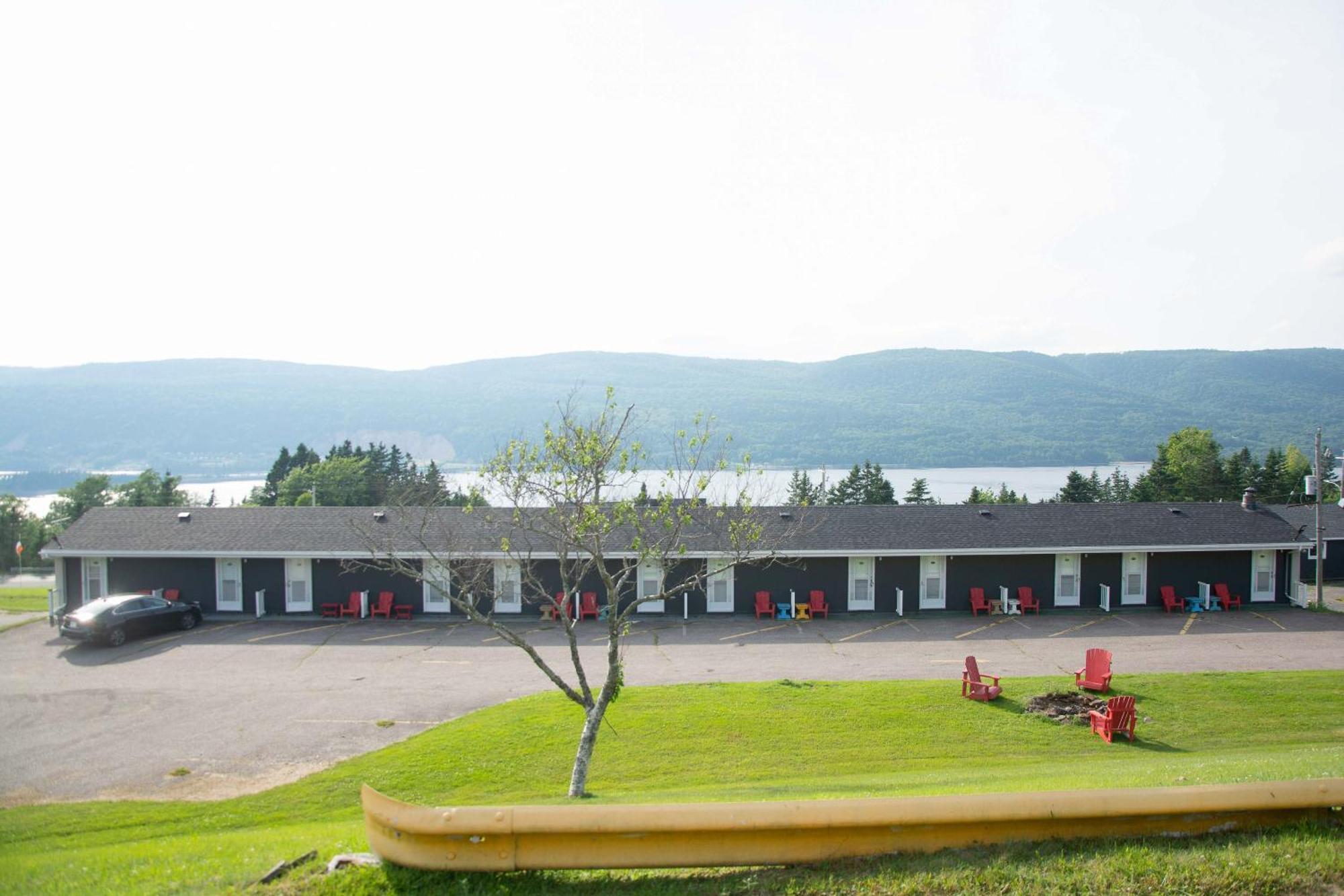 Travels Inn Victoria County Boularderie East Exterior photo